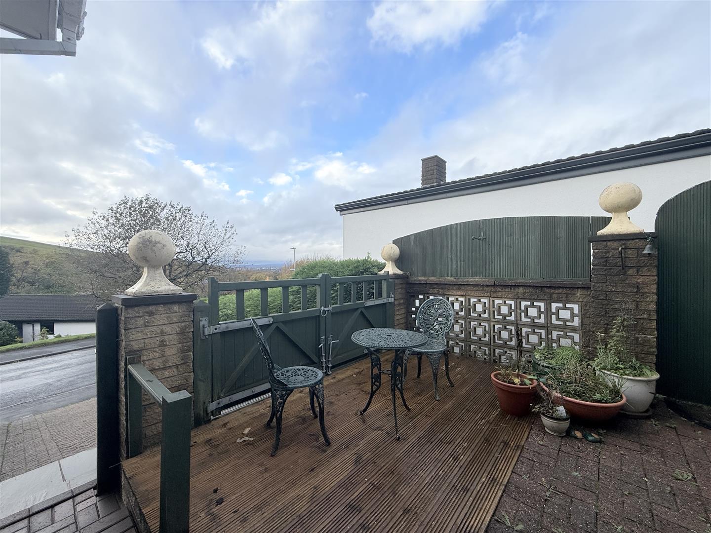 3 bed bungalow in Quarry Clough, Stalybridge – photo 4